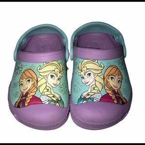Walt Disney Frozen Elsa Crocs Size 6-7